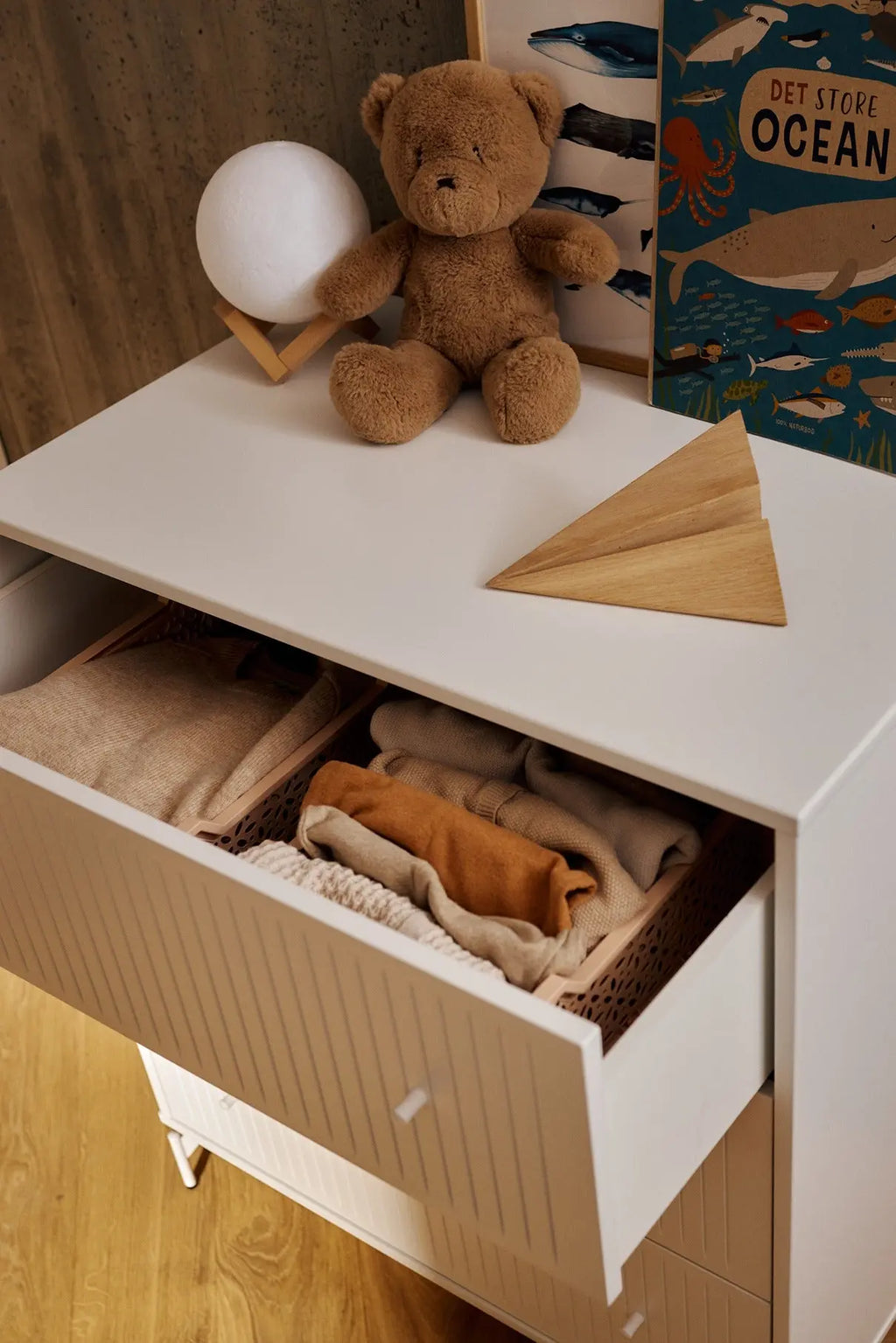 SAGA Chest, 3 drawer, White with Grooves