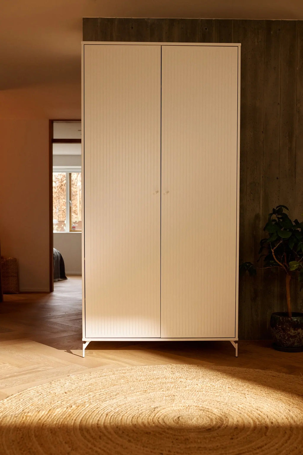 SAGA Wardrobe, 2 door, White with grooves
