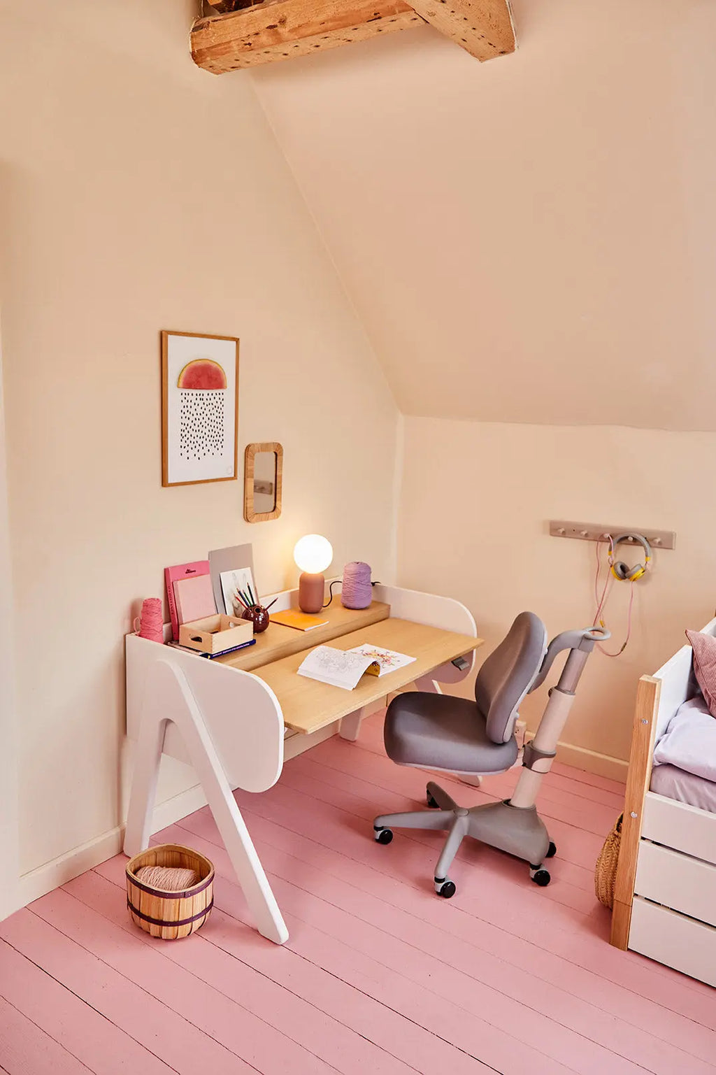 Verto study chair