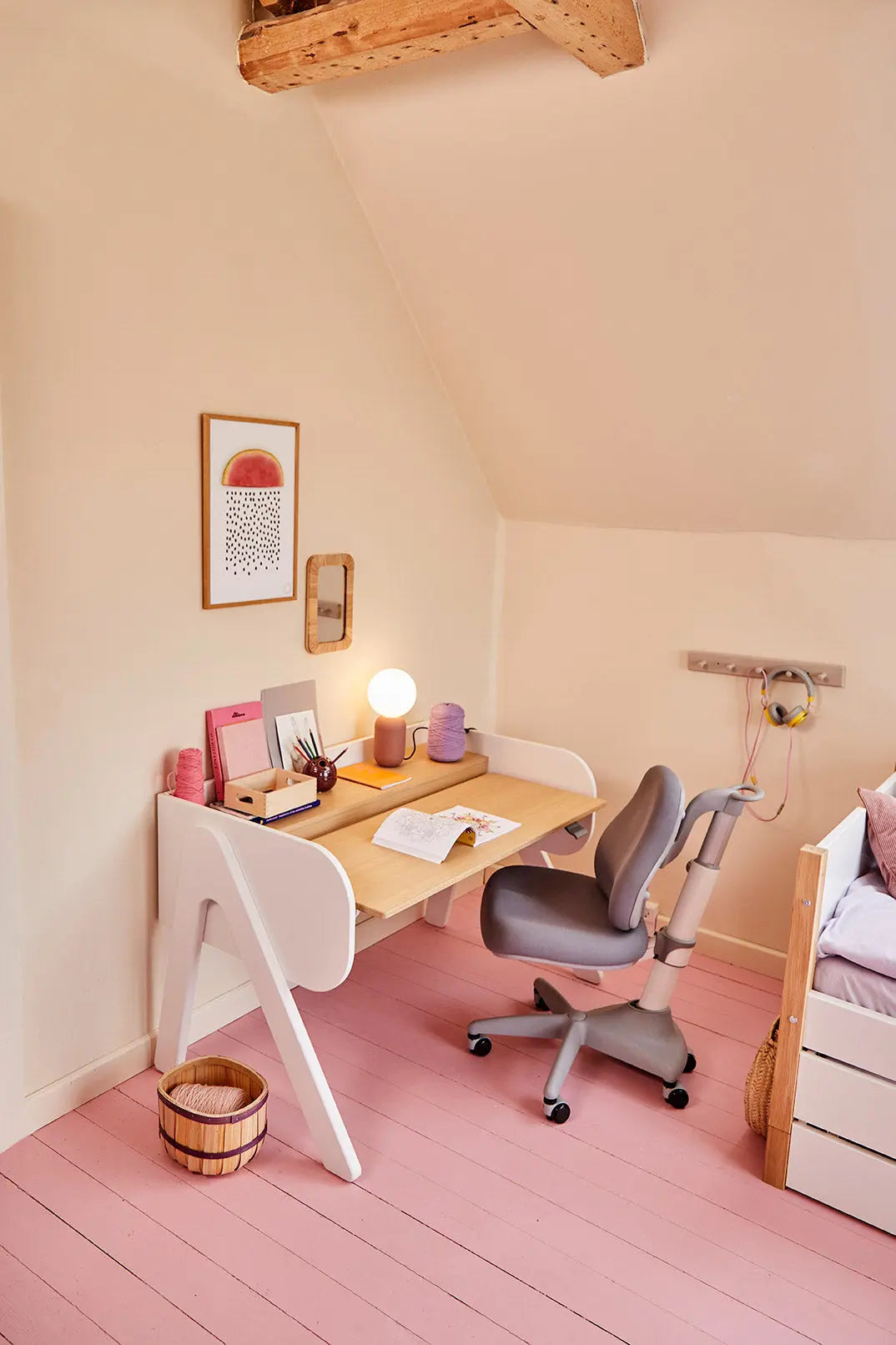 Verto study chair